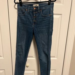 Madewell 10” High Rise Skinny with frayed hem